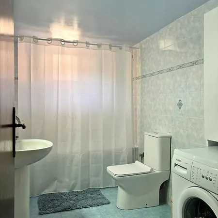 Chimpanzee Forest House Prázdninový dům Karpenísion